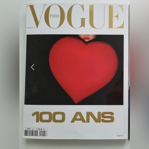 Vogue Paris 1021 October 2021 - Picture 1 of 1